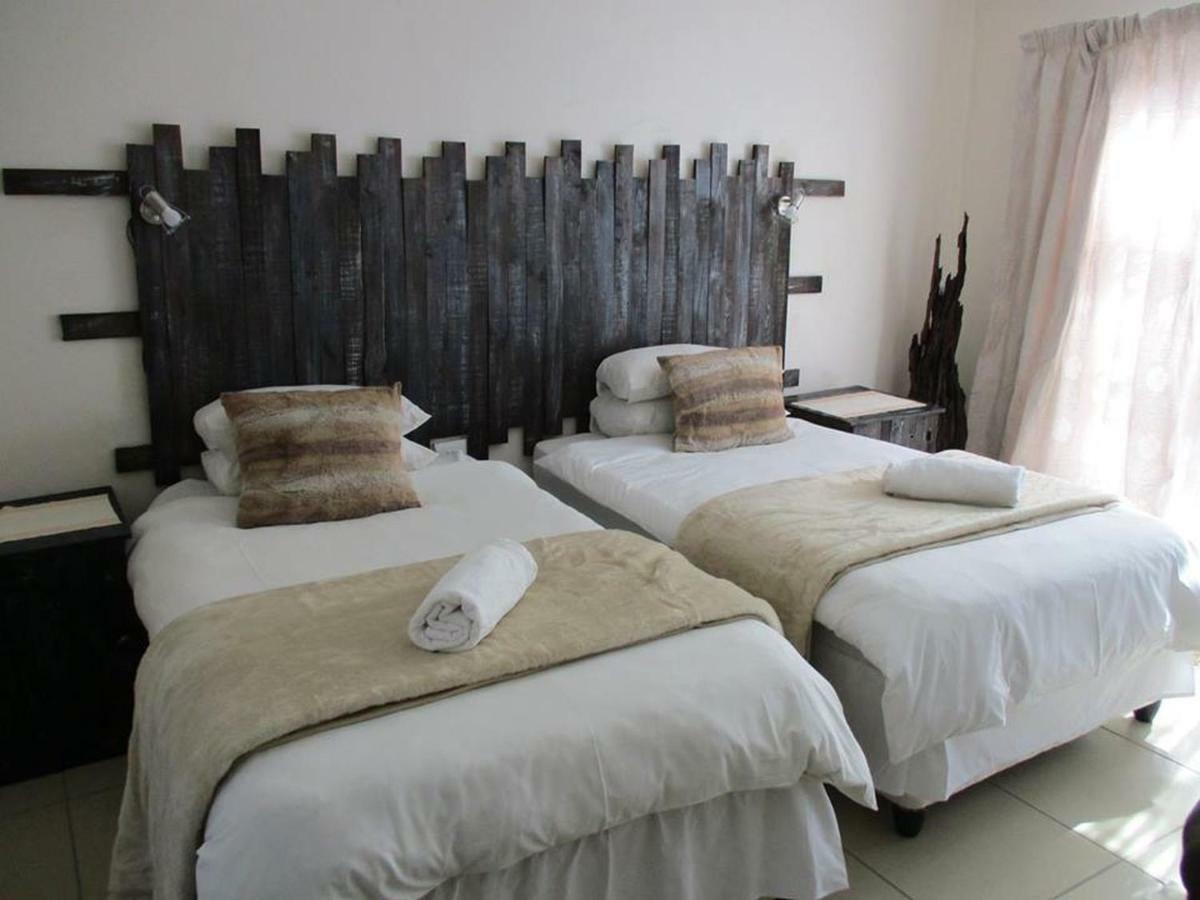 Ukarimu Guest House Klerksdorp Extérieur photo
