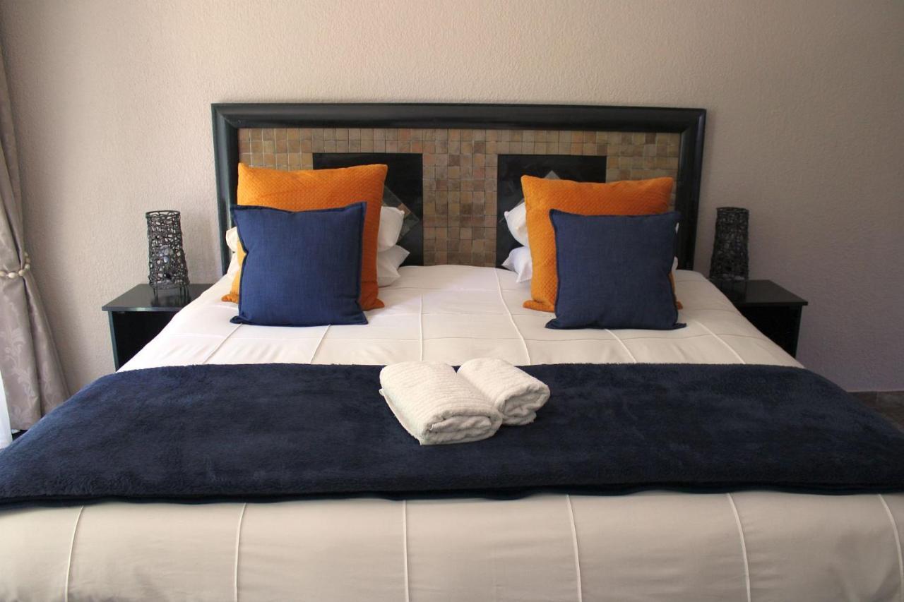 Ukarimu Guest House Klerksdorp Extérieur photo