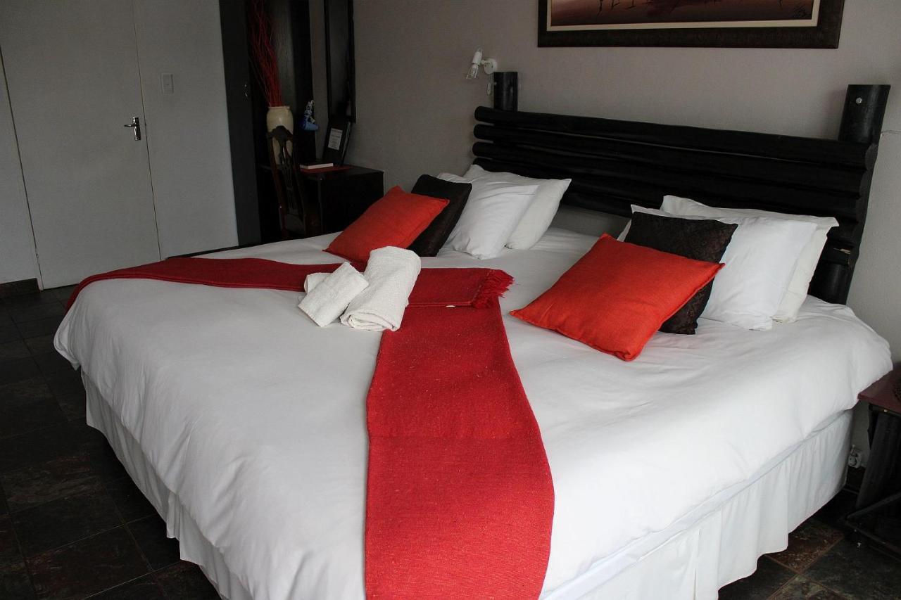 Ukarimu Guest House Klerksdorp Extérieur photo
